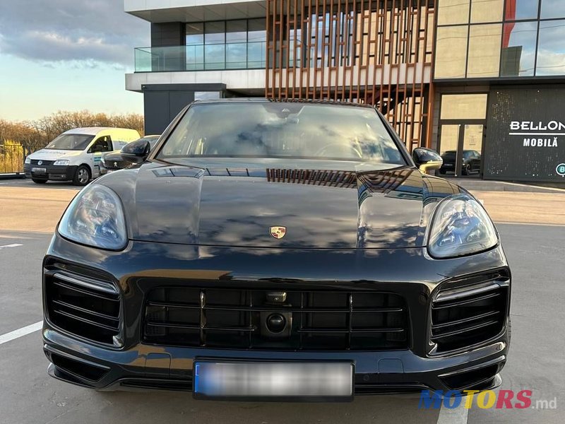 2021' Porsche Cayenne Coupe photo #2