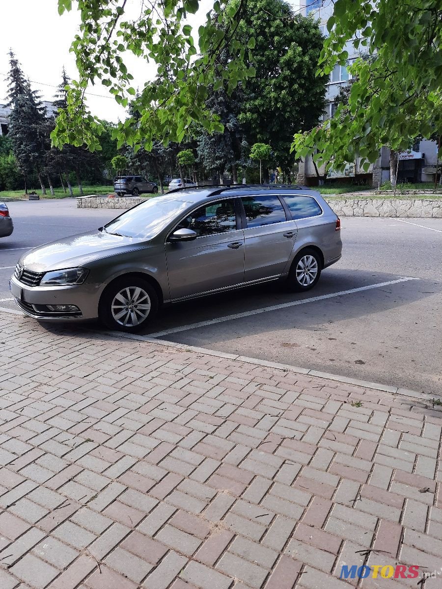 2012' Volkswagen Passat photo #3