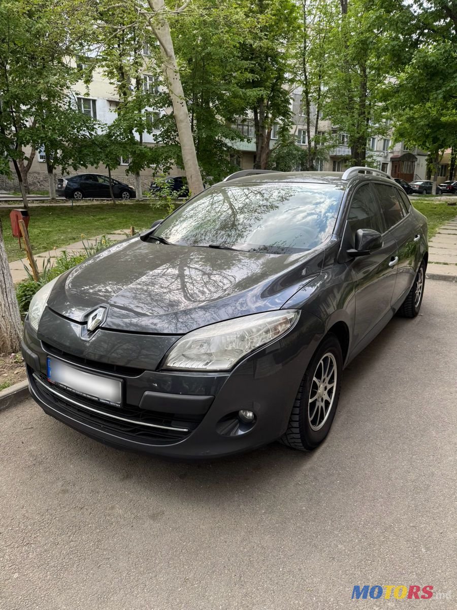 2011' Renault Megane photo #1