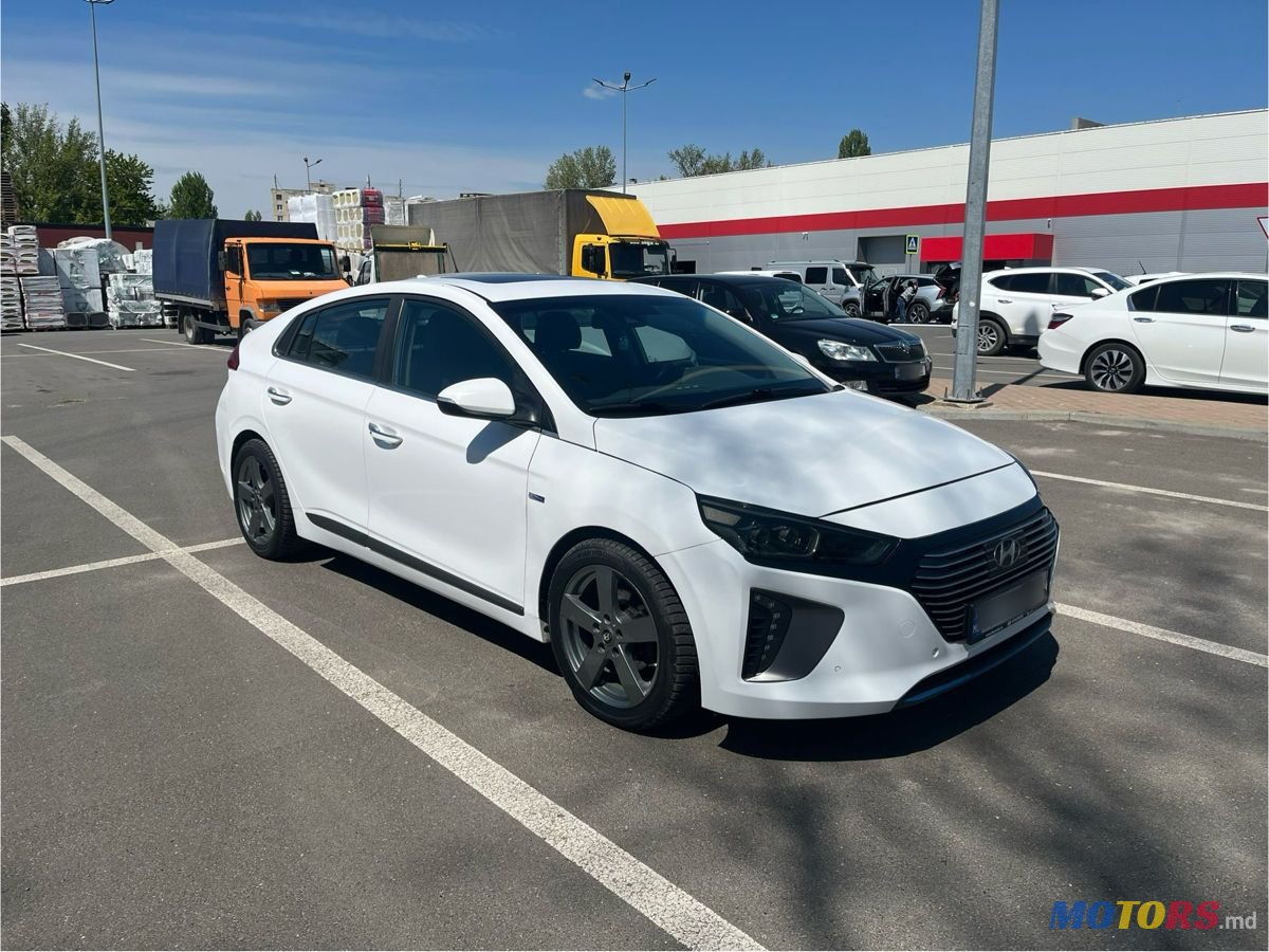2017' Hyundai Ioniq photo #4