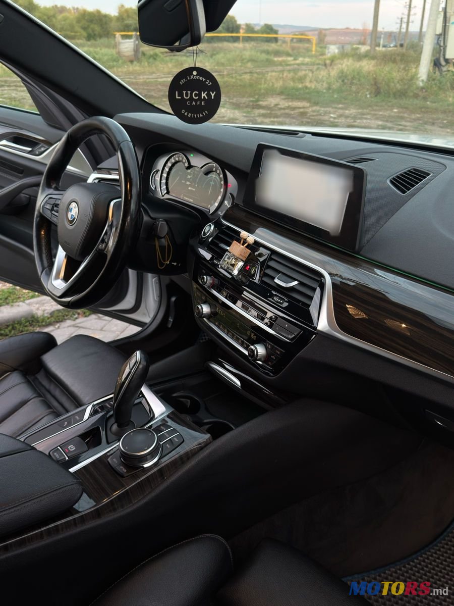 2018' BMW 5 Series photo #5