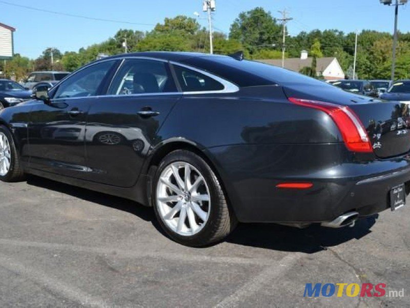 2013' Jaguar XJ photo #3
