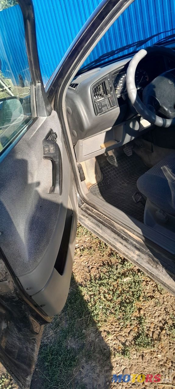 1993' Volkswagen Passat photo #3