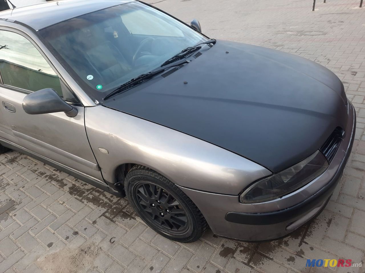 2003' Mitsubishi Carisma photo #2