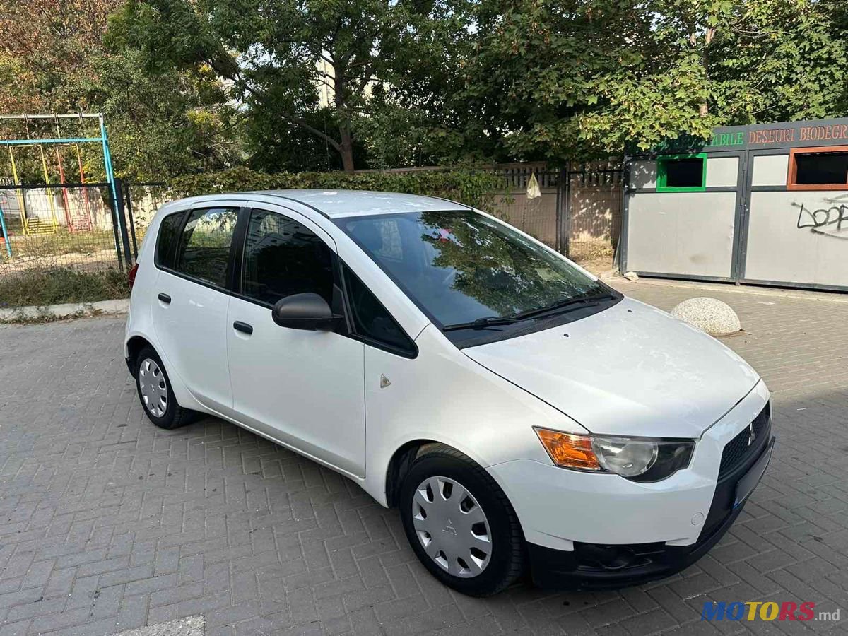 2010' Mitsubishi Colt photo #2