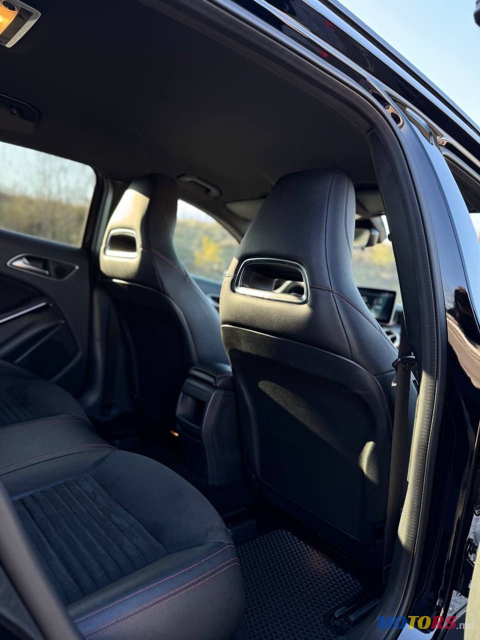 2017' Mercedes-Benz GLA photo #3