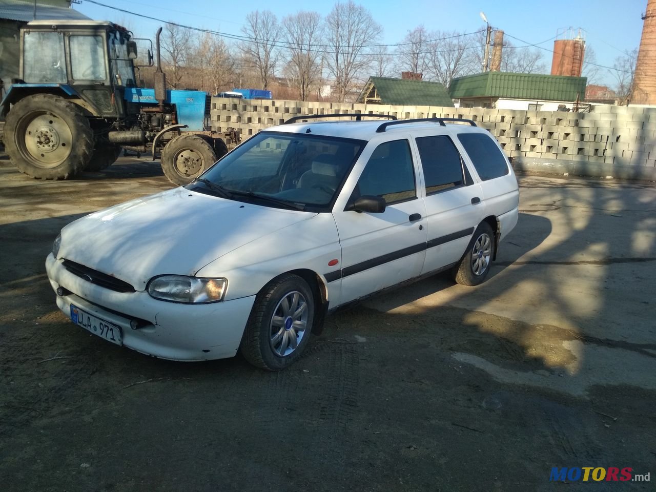 1997' Ford Escort photo #2