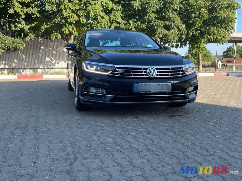 2018' Volkswagen Passat photo #2