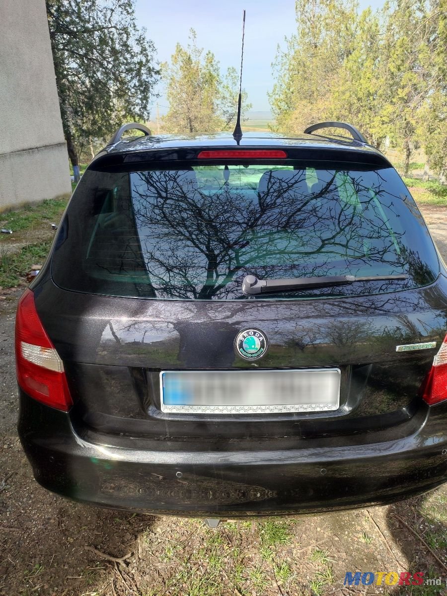 2011' Skoda Fabia photo #4