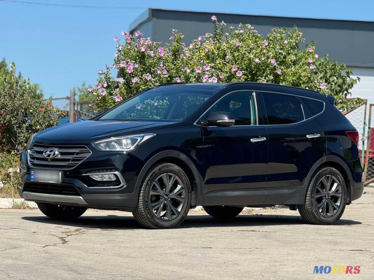 2017' Hyundai Santa Fe photo #1