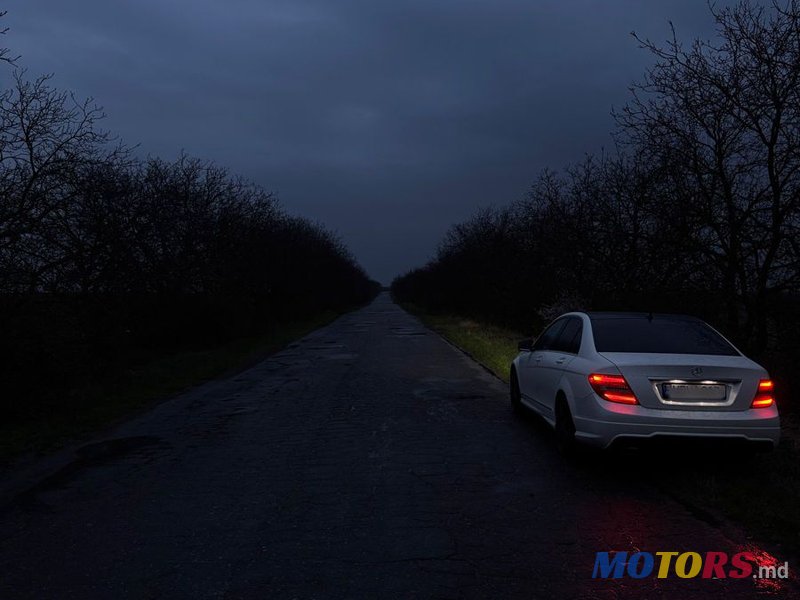 2013' Mercedes-Benz C-Class photo #3