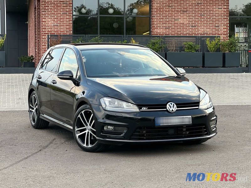 2017' Volkswagen Golf photo #1