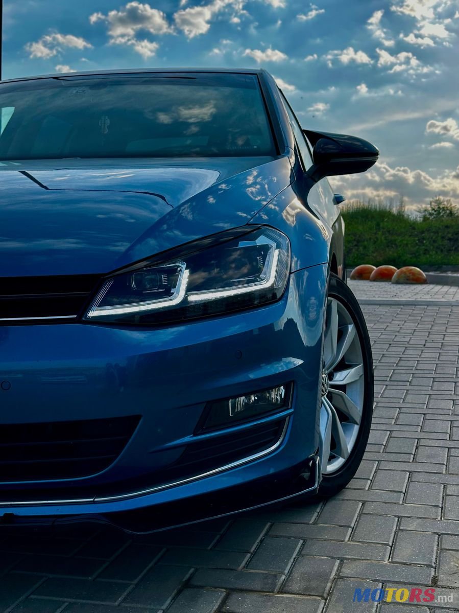 2013' Volkswagen Golf photo #2