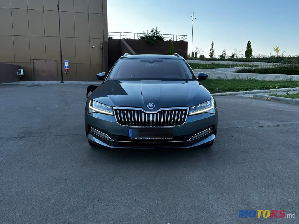 2021' Skoda Superb photo #2