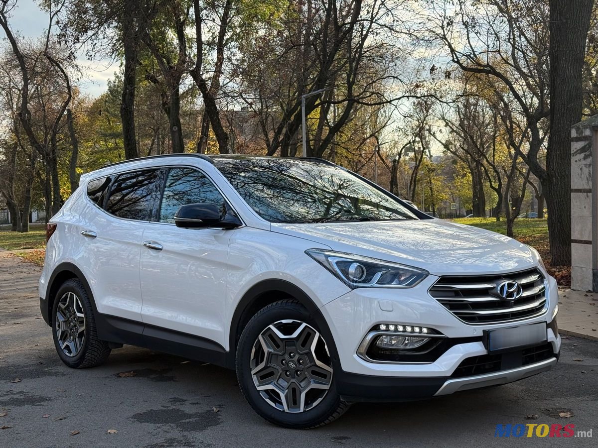 2017' Hyundai Santa Fe photo #2