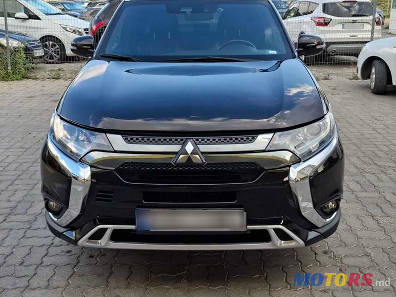 2021' Mitsubishi Outlander photo #1