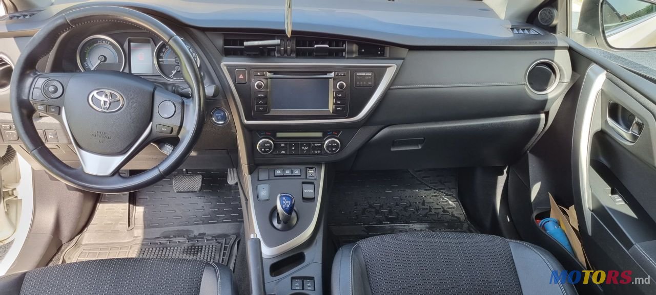 2015' Toyota Auris photo #4