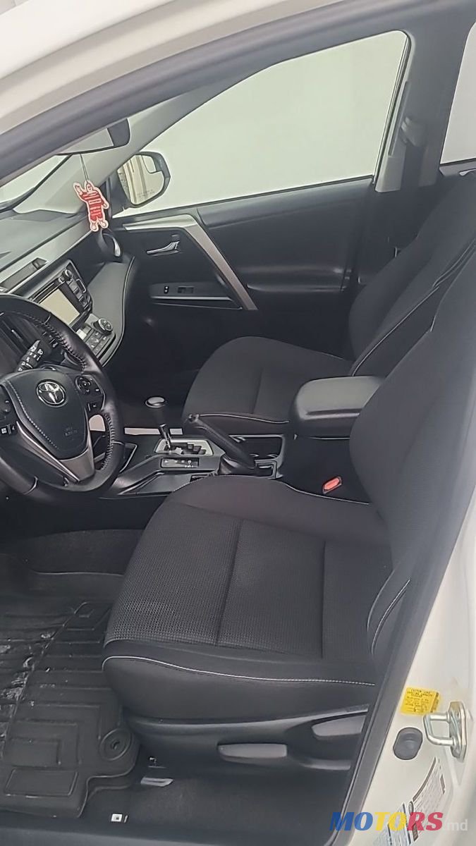 2017' Toyota RAV4 photo #4