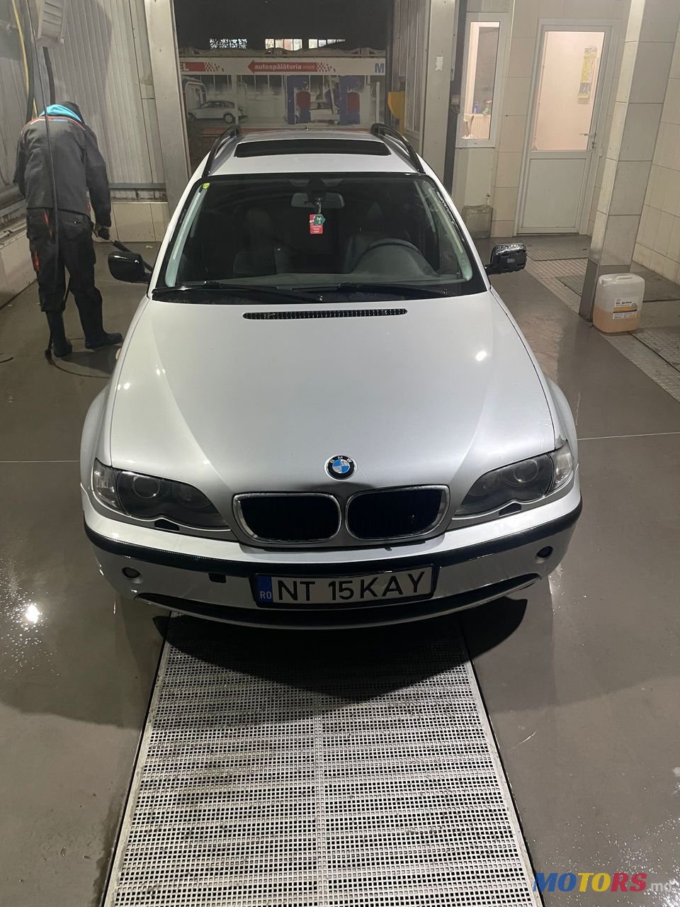 2004' BMW 3 Series photo #1