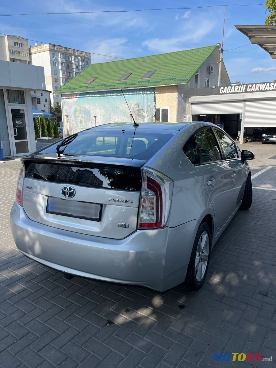 2012' Toyota Prius photo #3