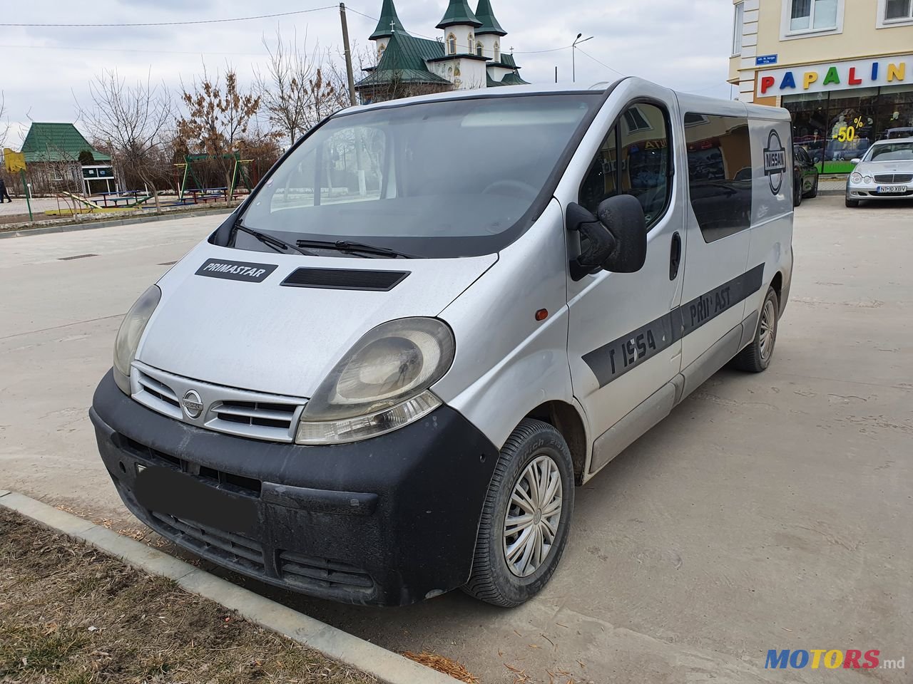 2004' Nissan Primastar photo #1