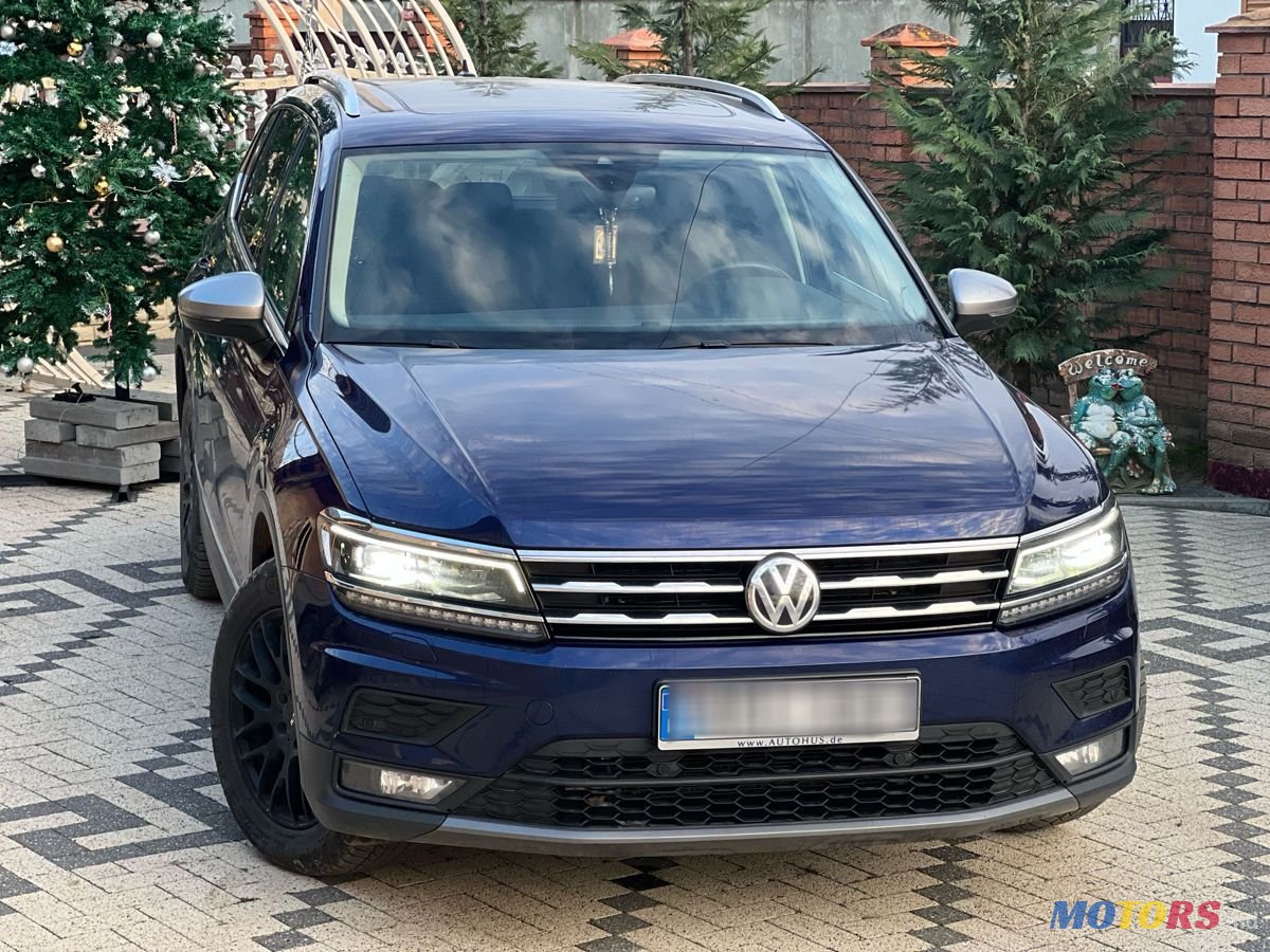 2021' Volkswagen Tiguan photo #1