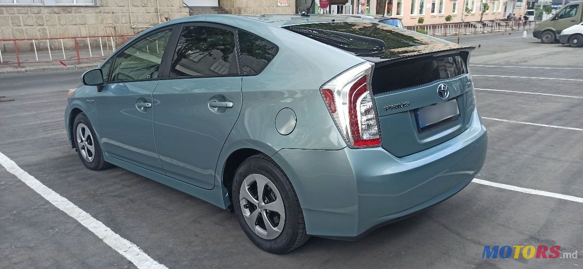 2013' Toyota Prius photo #4