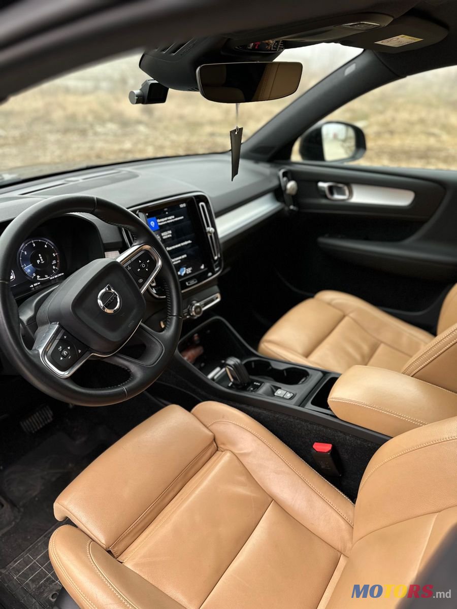 2018' Volvo XC40 photo #6