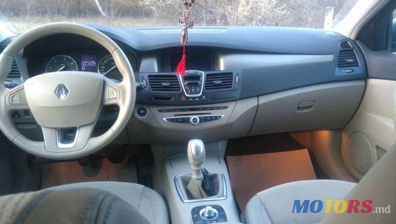 2008' Renault Laguna photo #4