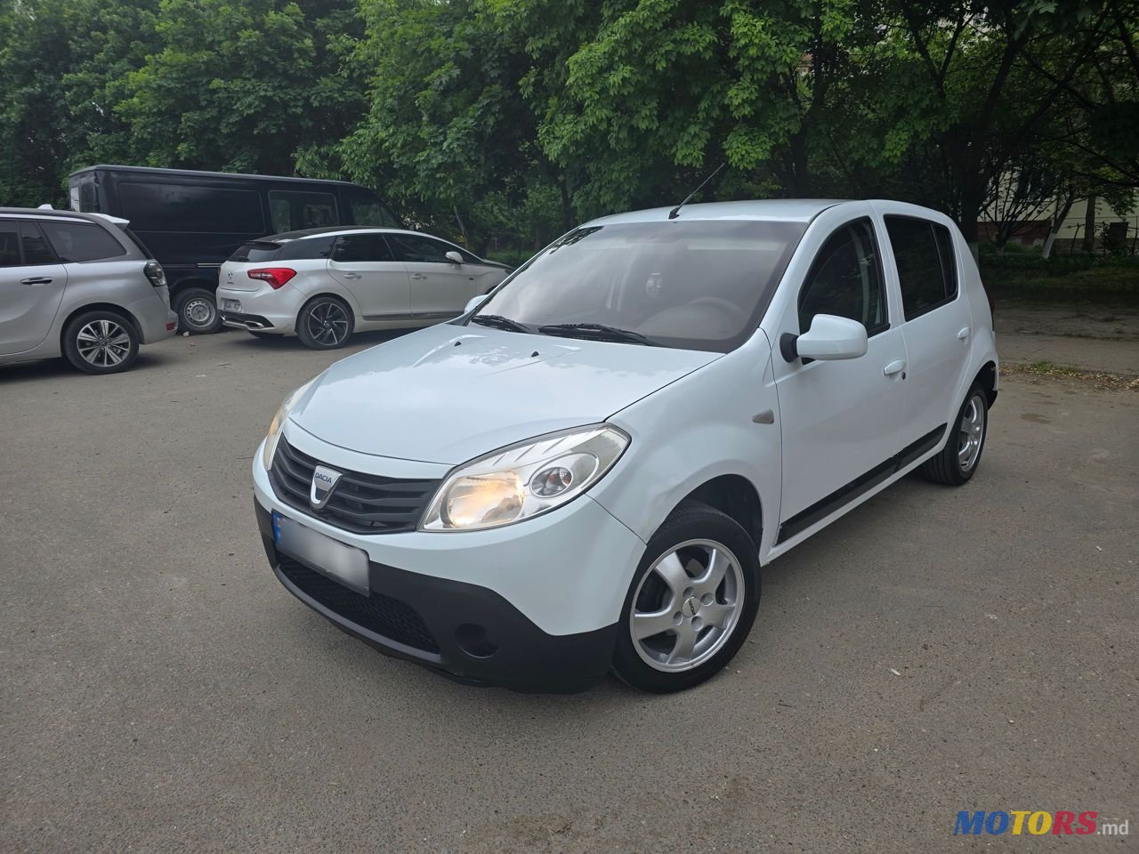 2009' Dacia Sandero photo #3