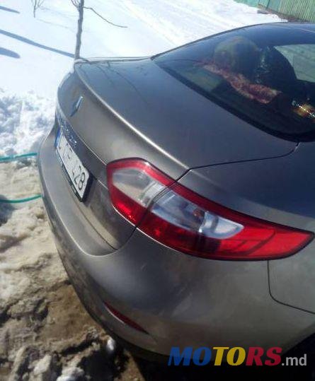 2011' Renault Fluence photo #5