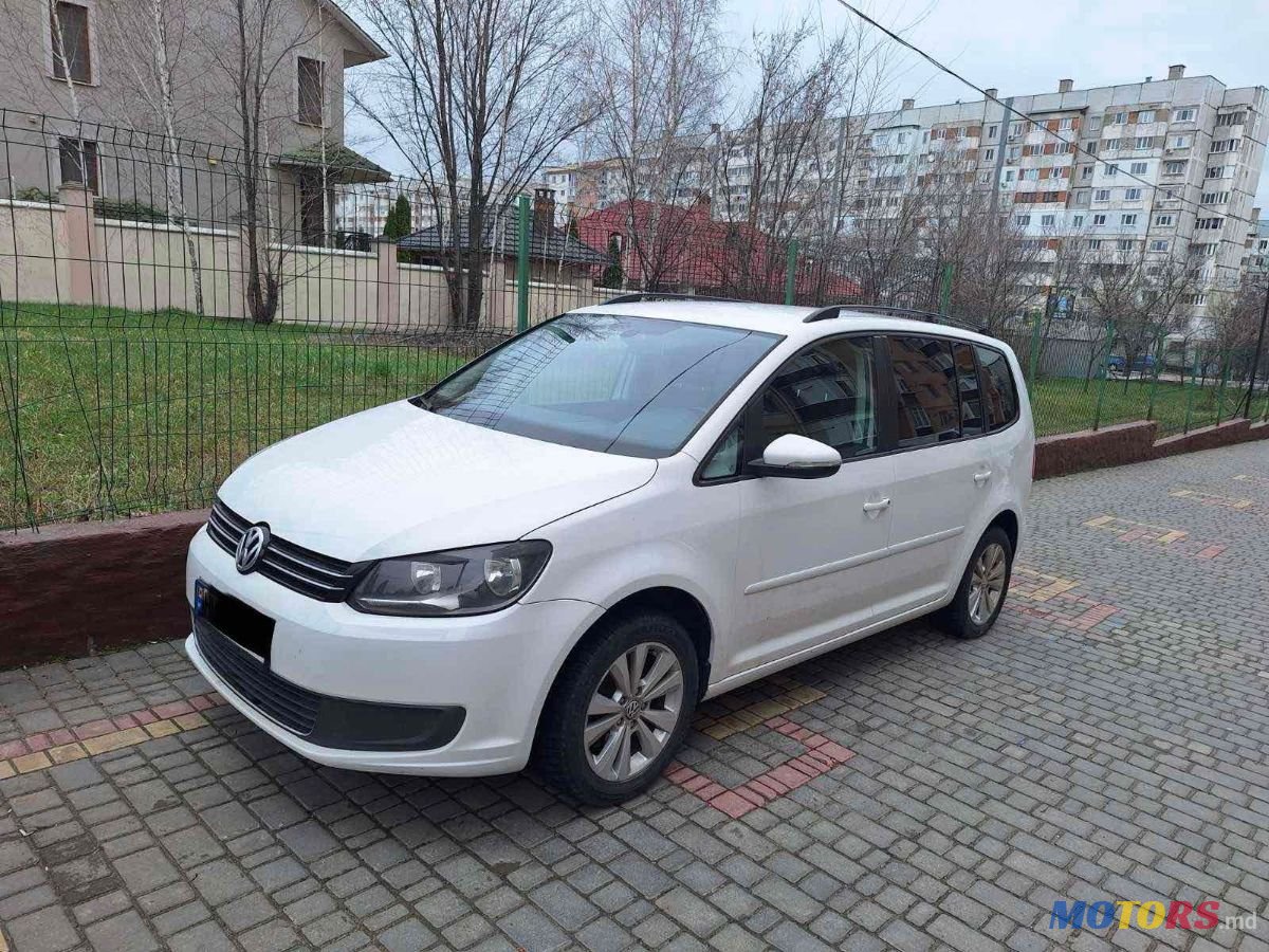 2012' Volkswagen Touran photo #1