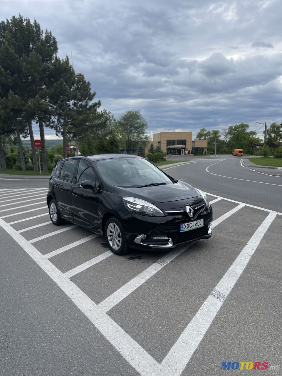2012' Renault Scenic photo #1