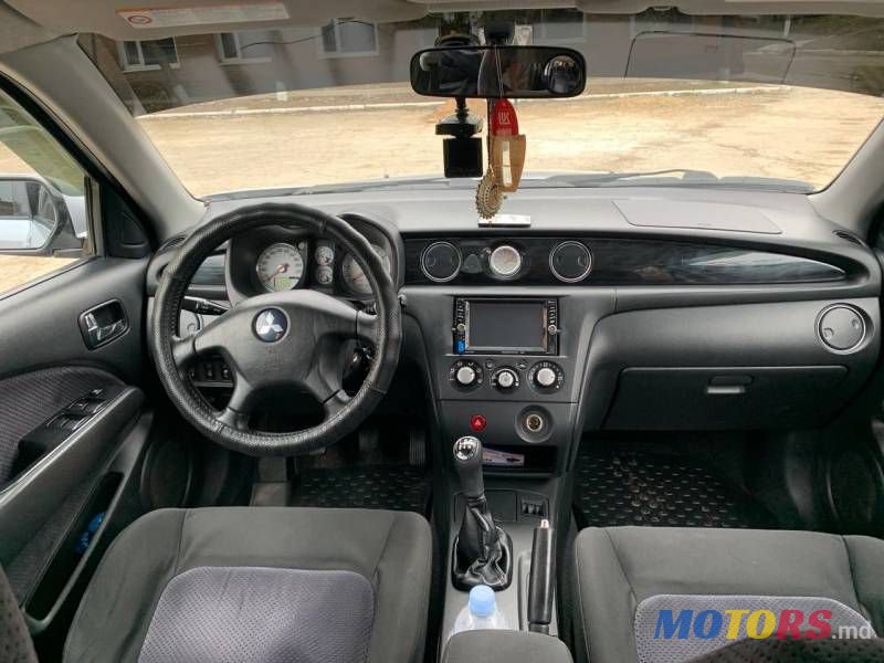 2003' Mitsubishi Outlander photo #5