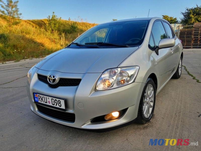 2007' Toyota Auris photo #1