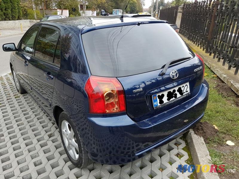 2005' Toyota Corolla photo #2