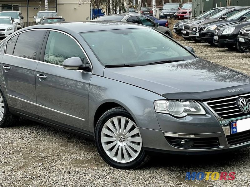 2008' Volkswagen Passat photo #2