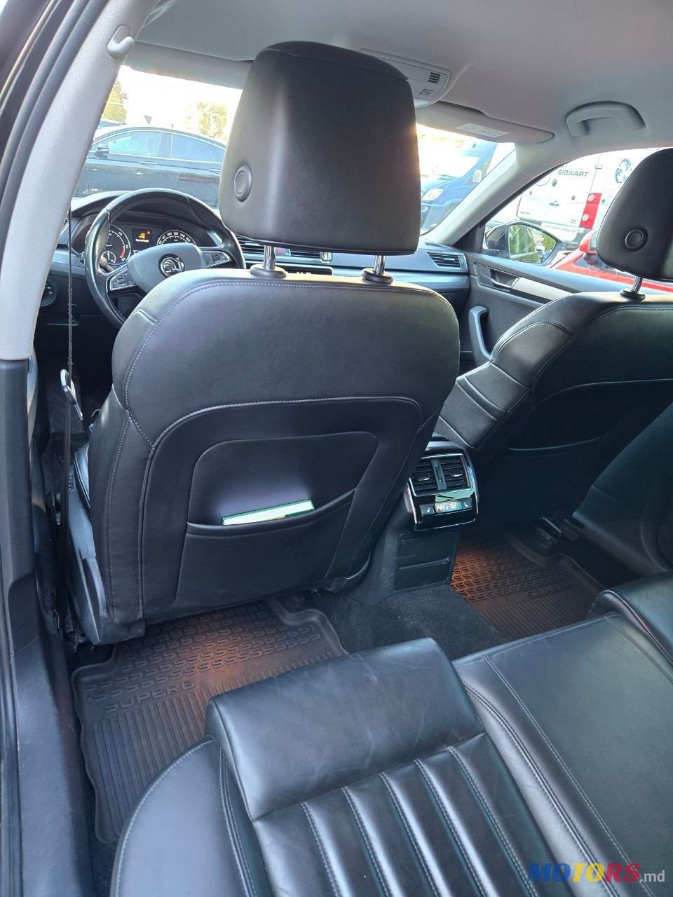 2018' Skoda Superb photo #5