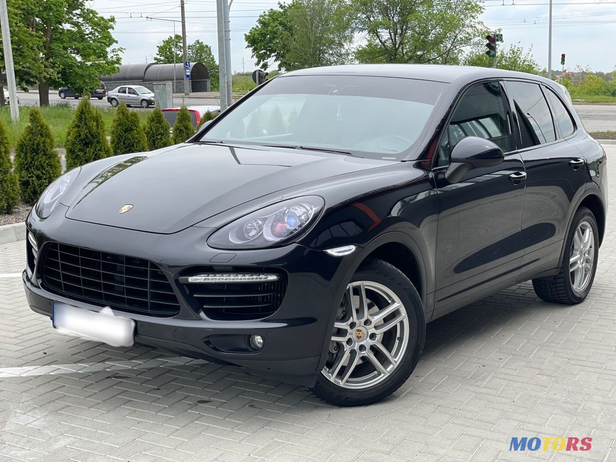 2011' Porsche Cayenne photo #3