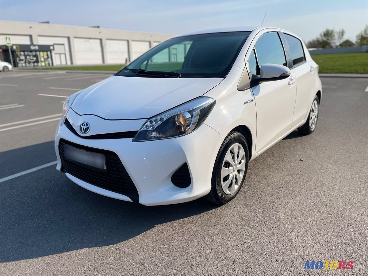 2013' Toyota Yaris photo #1