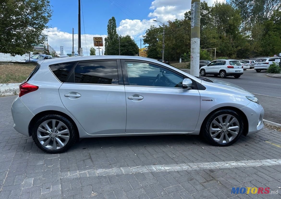 2014' Toyota Auris photo #3