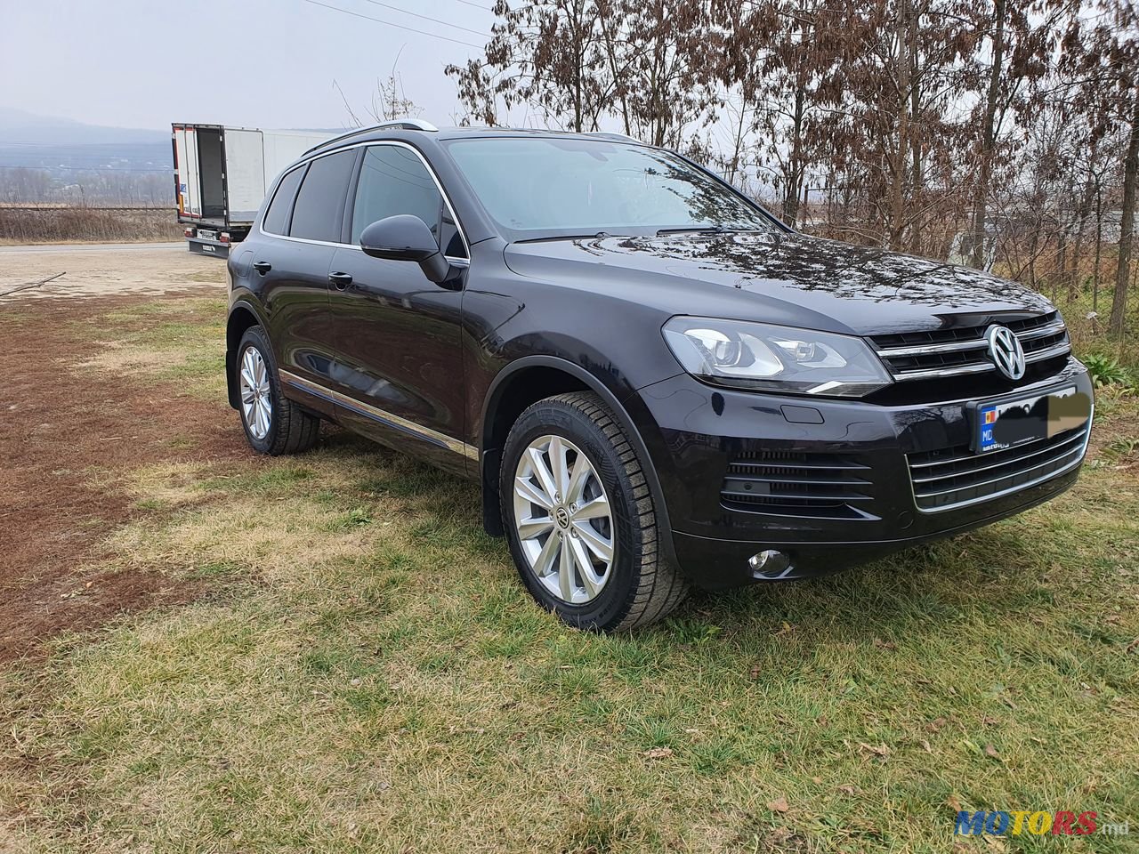 2013' Volkswagen Touareg photo #5