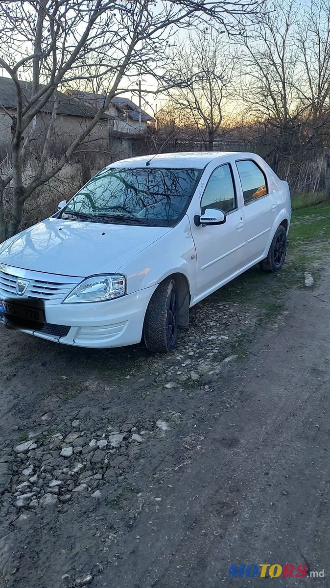 2011' Dacia Logan photo #2