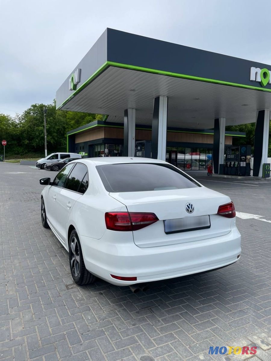 2016' Volkswagen Jetta photo #6