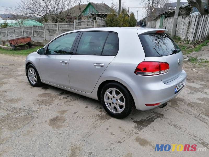 2011' Volkswagen Golf photo #3