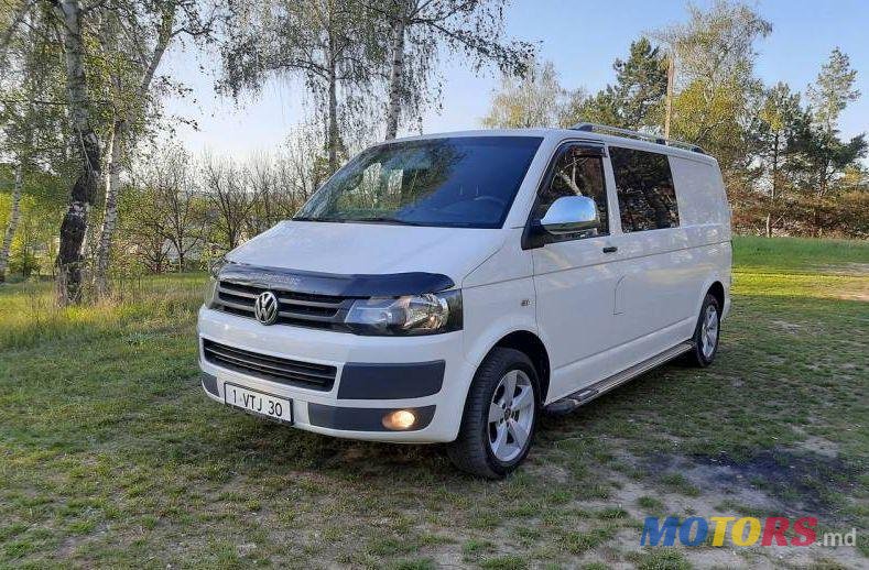 2013' Volkswagen Transporter photo #1