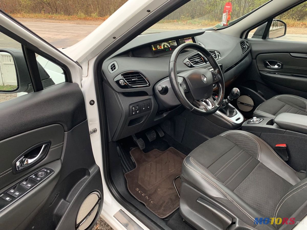 2015' Renault Scenic photo #6