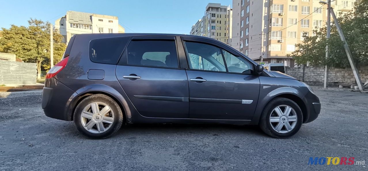 2005' Renault Grand Scenic photo #3