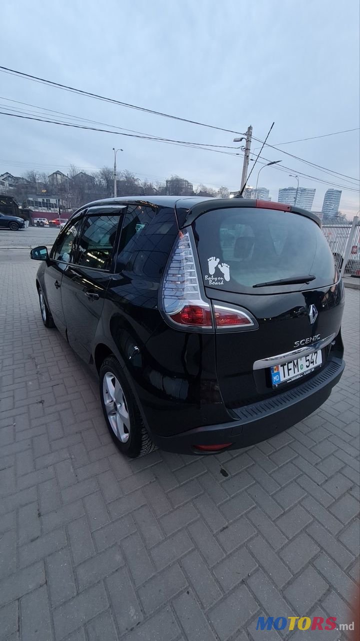 2013' Renault Scenic photo #2