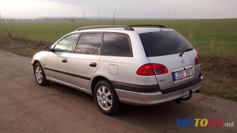 2000' Toyota Avensis photo #1
